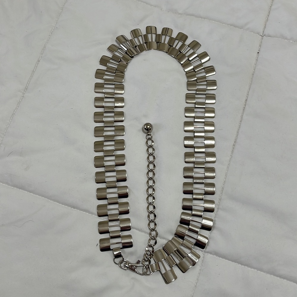 NWOT Women’s Metal Silver Tone Belt - Picture 9 of 10